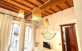 Kalma Via Manno - Central Stay With Stone Walls & Private Cinema